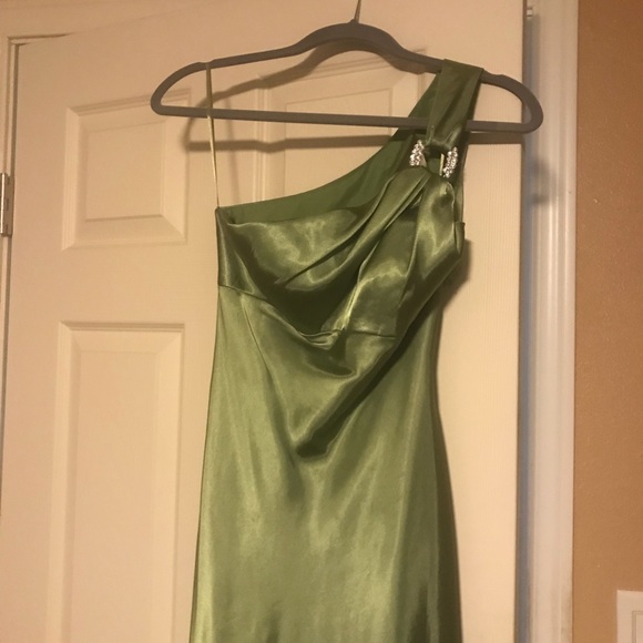 Olive green formal dress - Picture 1 of 6